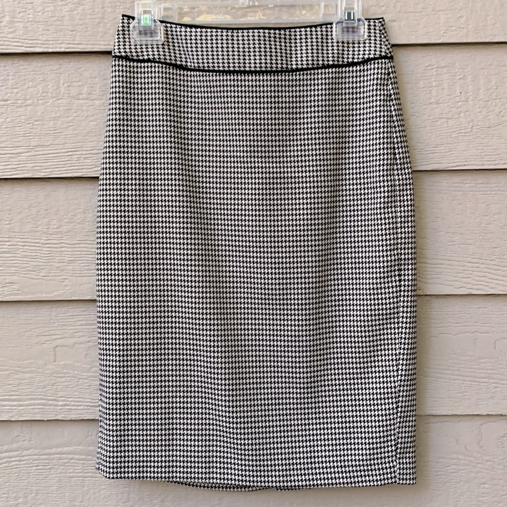 Banana Republic Wool Houndstooth Pencil Skirt